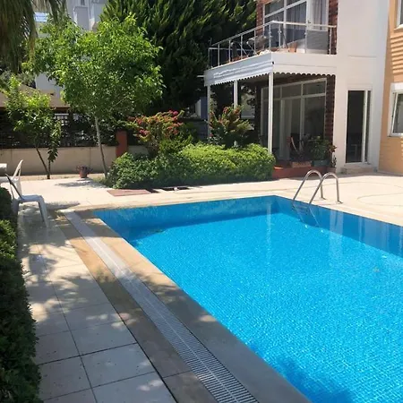 In The Perfect Location In The Will Guarantee A Wonderful Apartment Side